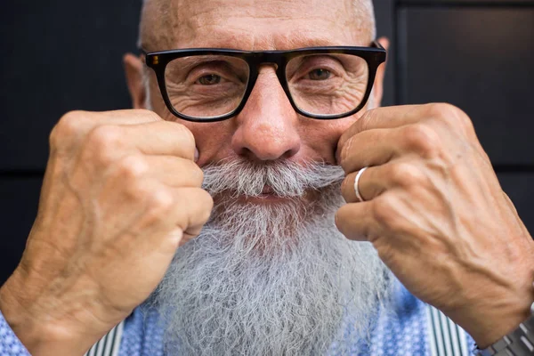 Retrato Homem Sênior Bonito Homem Jovem Elegante Nos Anos Sessenta — Fotografia de Stock