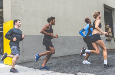 New york City, spor ve fitness hakkında kavramsal serisi sokakta çalışan kentsel koşucu grubu