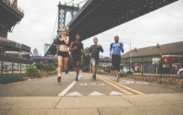 Grupo Corredores Urbanos Corriendo Por Calle Ciudad Nueva York Serie — Foto de Stock