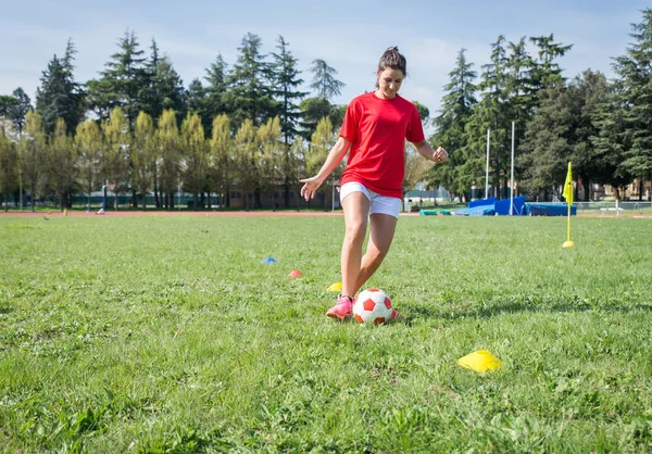 Piłkarzy Szkolenia Boisko Piłki Nożnej Pojęcia Pracy Zespołowej Sport — Zdjęcie stockowe