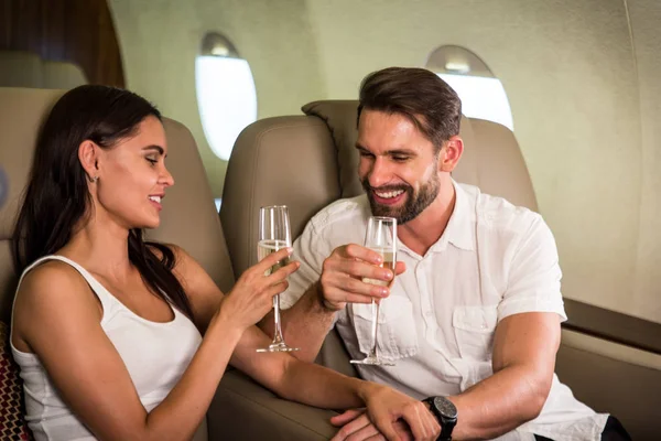 Happy Couple Travelling Luxury Private Jet Young Adults Travel First — Stock Photo, Image