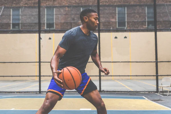 Basketballer Beim Training Auf Einem Platz New York City — Stockfoto