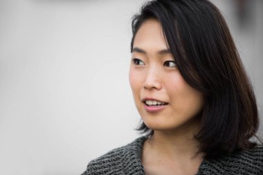 Tokyo sokaklarında Japon kız portresi