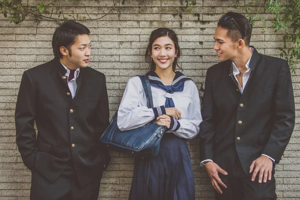 Yung Estudantes Japoneses Com Uniforme Escolar Ligação Livre Grupo Adolescentes — Fotografia de Stock