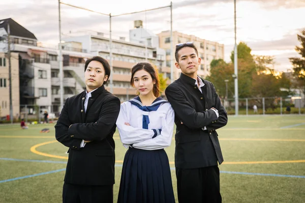 Yung Elevi Japonezi Uniformă Școlară Care Leagă Aer Liber Grup — Fotografie, imagine de stoc