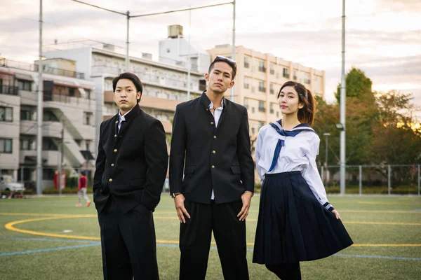 Yung Elevi Japonezi Uniformă Școlară Care Leagă Aer Liber Grup — Fotografie, imagine de stoc