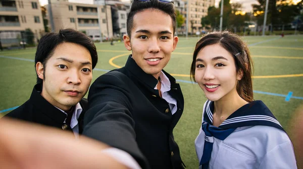 Yung Estudantes Japoneses Com Uniforme Escolar Ligação Livre Grupo Adolescentes — Fotografia de Stock