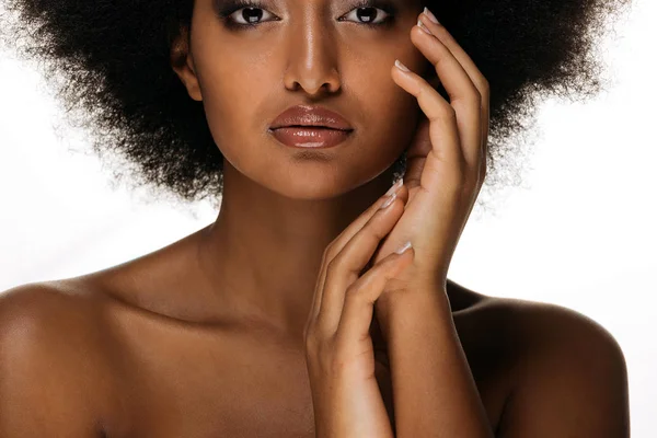 Portrait Jolie Afro Américaine Dans Studio Pour Une Séance Beauté — Photo