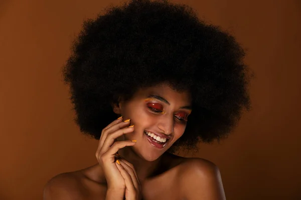 Retrato Una Mujer Afroamericana Bonita Estudio Para Una Sesión Belleza — Foto de Stock