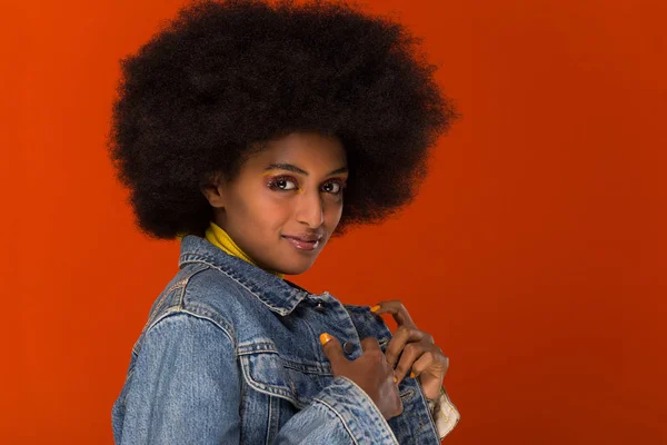 Portret Van Vrij Afro Amerikaanse Vrouw Een Studio Voor Een — Stockfoto