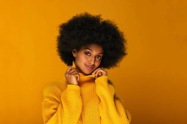 Portret Całkiem Afro American Kobieta Studio Urody Sesja Piękna Dziewczyna — Zdjęcie stockowe
