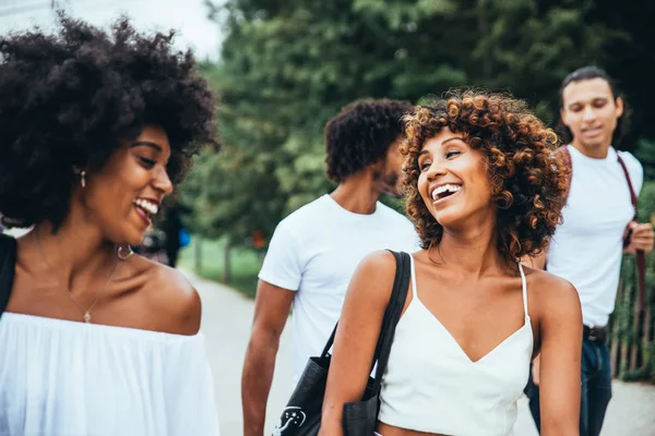 Grupo Amigos Pasando Tiempo Juntos Ciudad Nueva York — Foto de Stock