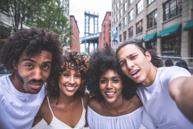 Zaman togeher New York'ta harcama arkadaş grubu,