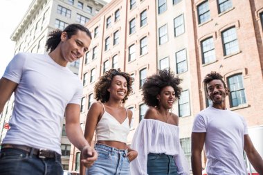 Zaman togeher New York'ta harcama arkadaş grubu