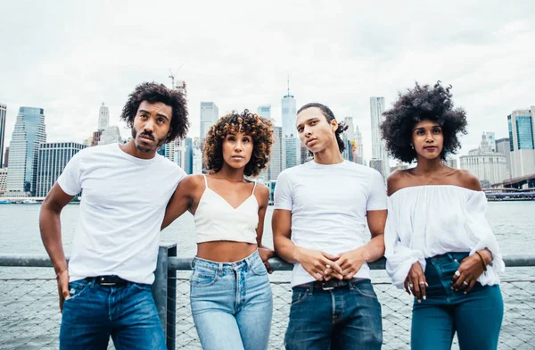 Gruppe Von Freunden Verbringt Zeit Miteinander New York City — Stockfoto