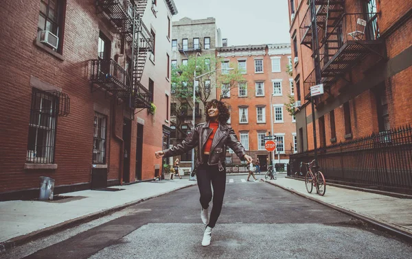 Menina Bonita Andando Cidade Nova Iorque Conceito Sobre Novos Yorkers — Fotografia de Stock