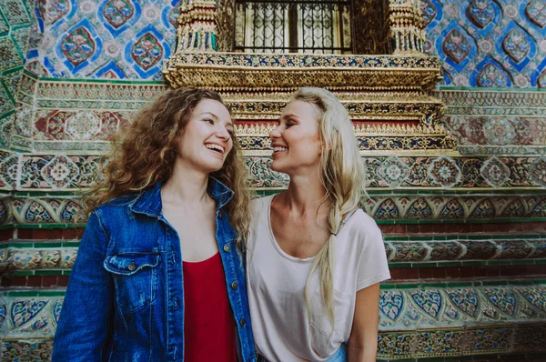 Paar Mooie Meisjes Een Bezoek Aan Bangkok Maining Attracties — Stockfoto