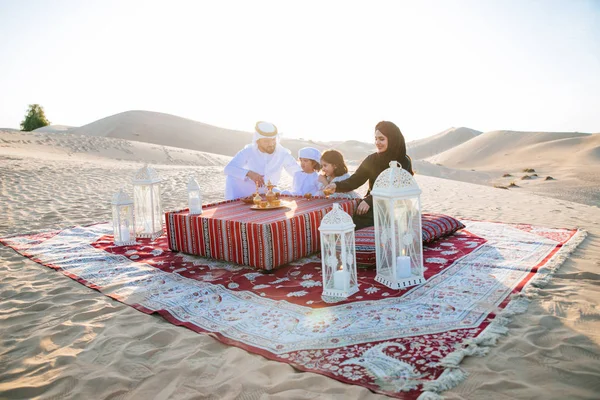 Happy Family Spending Wonderful Day Desert Making Picnic — Stock Photo, Image