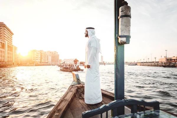 Arabic Man Traditional Clothes Top Boat Dubai River — Stock Photo, Image