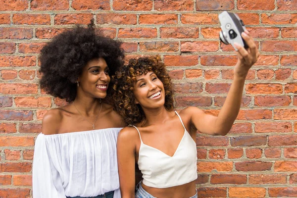 Gruppe Afroamerikanischer Freunde Die Sich Manhattan New York Treffen Junge — Stockfoto