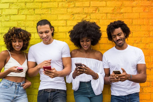 Gruppe Afroamerikanischer Freunde Die Sich Manhattan New York Treffen Junge — Stockfoto