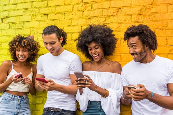 Grupo Amigos Afroamericanos Que Unem Manhattan Nova York Jovens Adultos — Fotografia de Stock