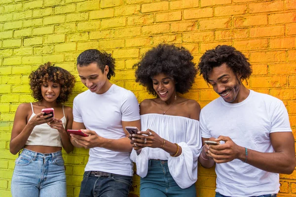 Grupo Amigos Afroamericanos Que Unem Manhattan Nova York Jovens Adultos — Fotografia de Stock