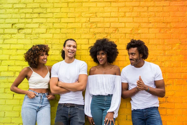 Grupo Amigos Afroamericanos Que Unem Manhattan Nova York Jovens Adultos — Fotografia de Stock