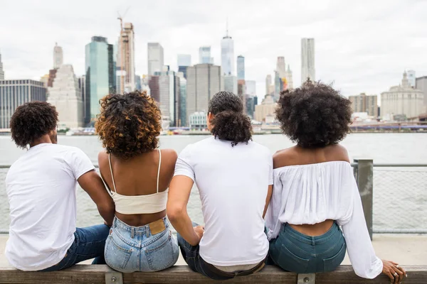 Grupo Amigos Afroamericanos Que Unem Manhattan Nova York Jovens Adultos — Fotografia de Stock