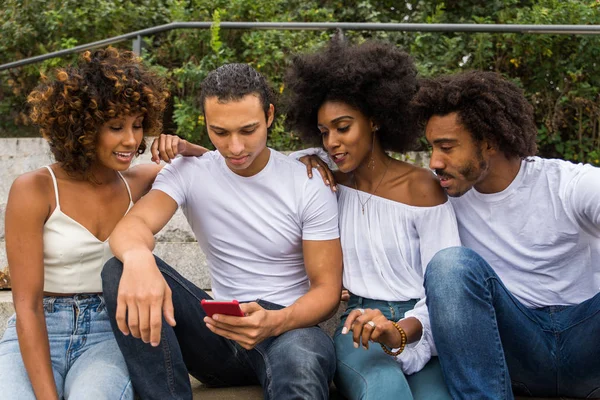 Grupo Amigos Afroamericanos Que Unem Manhattan Nova York Jovens Adultos — Fotografia de Stock