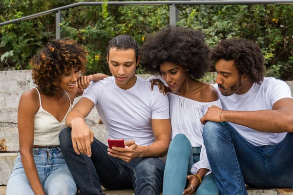 Grupo Amigos Afroamericanos Que Unem Manhattan Nova York Jovens Adultos — Fotografia de Stock