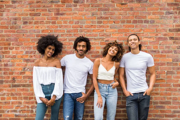 Grupo Amigos Afroamericanos Que Unem Manhattan Nova York Jovens Adultos — Fotografia de Stock