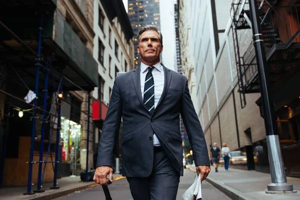 Senior Corporate Manager Mit Elegantem Anzug Freien Geschäftsmann New York — Stockfoto