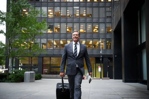 Senior Corporate Manager Mit Elegantem Anzug Freien Geschäftsmann New York — Stockfoto