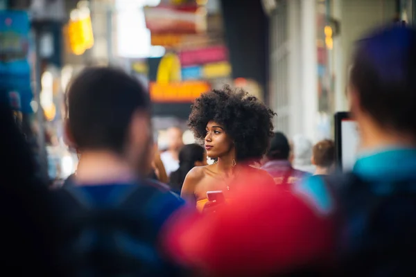 아프리카계 미국인 여자입니다 뉴욕시에서 — 스톡 사진