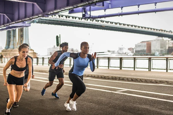 Multiethnische Gruppe Von Läufern Die Freien Trainieren Sportliche Menschen Die — Stockfoto