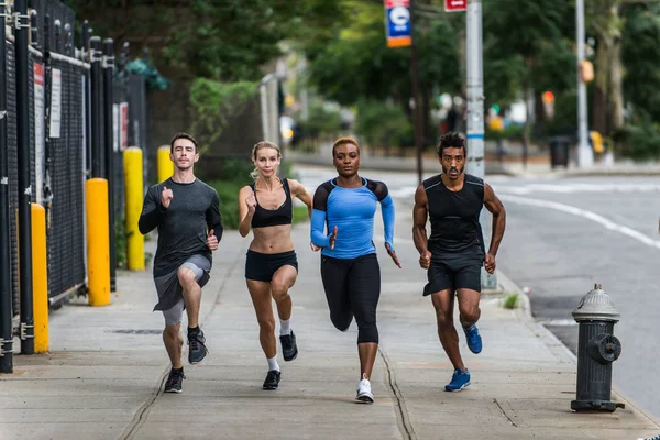 Grupul Multietnic Alergători Care Antrenează Aer Liber Oameni Sportivi Care — Fotografie, imagine de stoc
