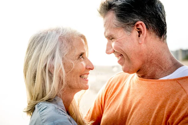 Hermosa Pareja Ancianos Felices Citas Aire Libre Pareja Casada Joven —  Fotos de Stock