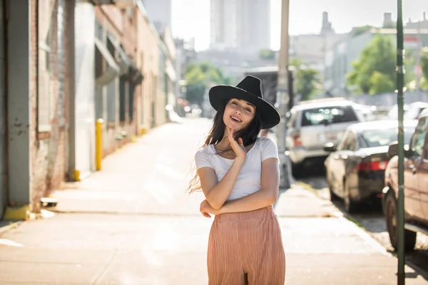 Beautiful woman in New York — Stock Photo, Image