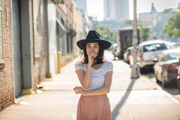 Beautiful woman in New York — Stock Photo, Image