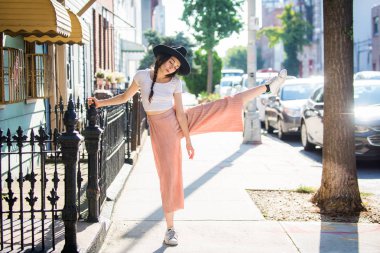 new York'ta güzel bir kadın