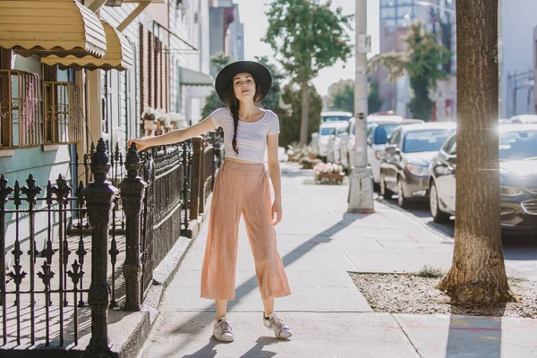 Beautiful woman in New York — Stock Photo, Image