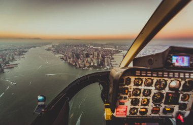 Helikopter turunda New York şehri