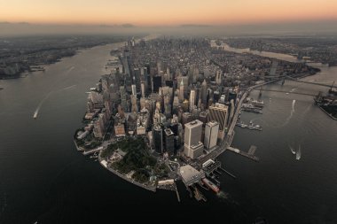 Helikopter turunda New York şehri
