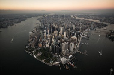 Helikopter turunda New York şehri