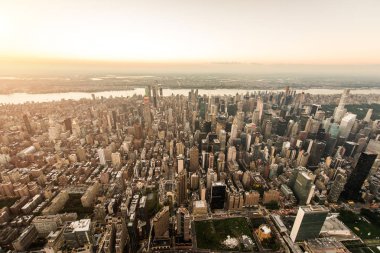 Helikopter turunda New York şehri