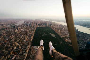 Helikopter turunda New York şehri