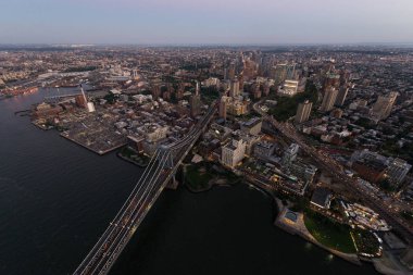Helikopter turunda New York şehri