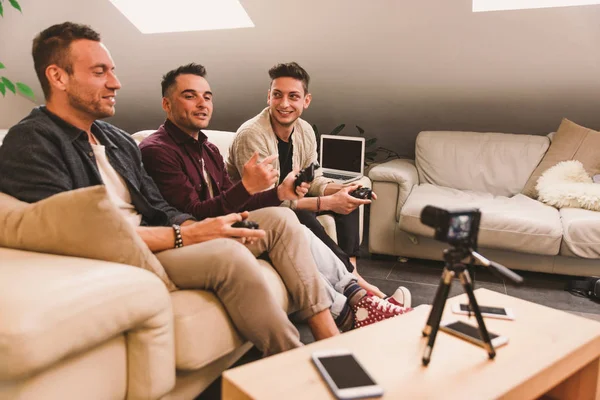 Influencers vlogging da casa — Foto Stock