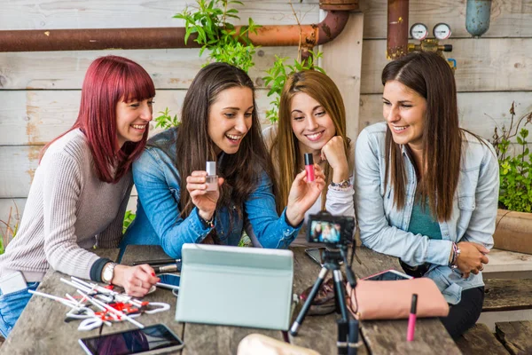 Influencers vlogging da casa — Foto Stock